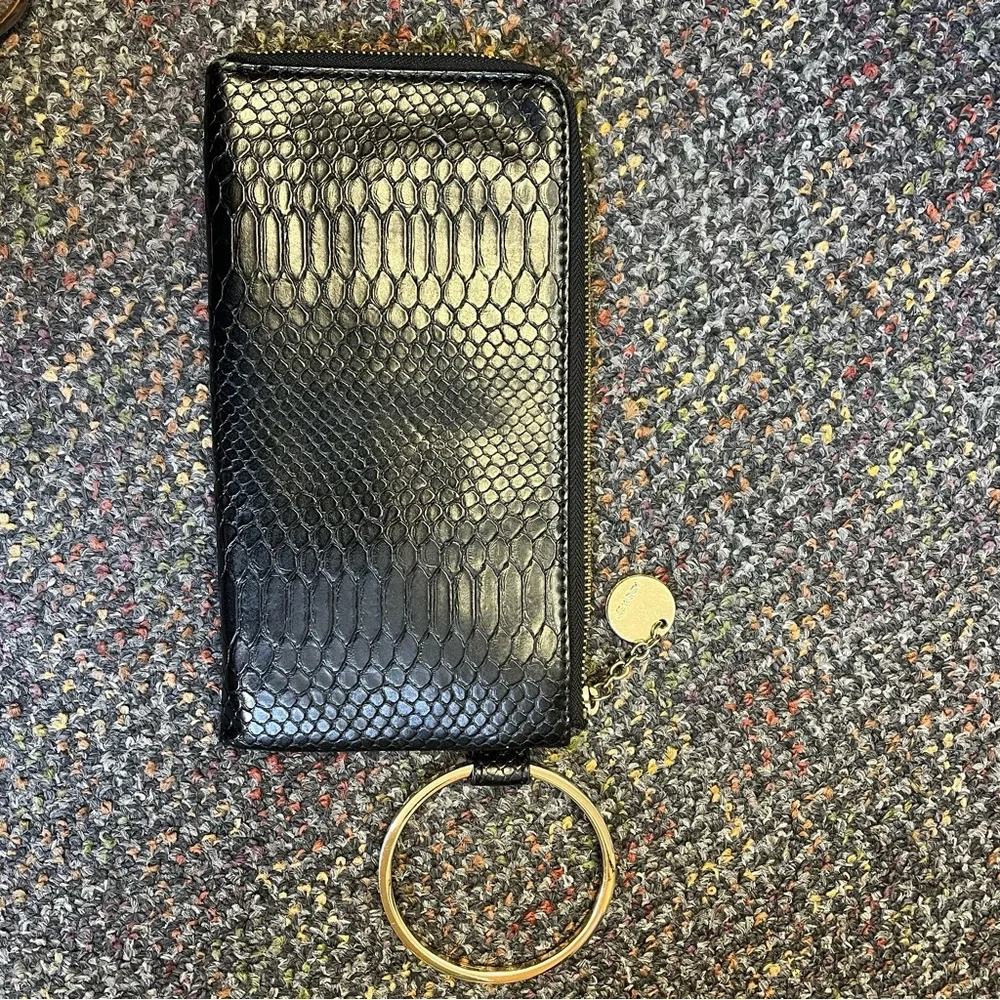 Nine West Black Snakeskin Faux Leather Bracelet Zip Wristlet with YSA Monogram